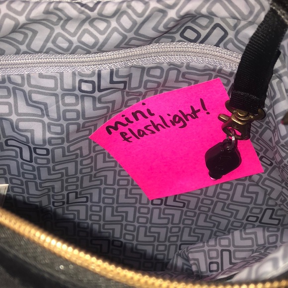 Travelon brand crossbody bag, great for travel and every day use! - Picture 5 of 16